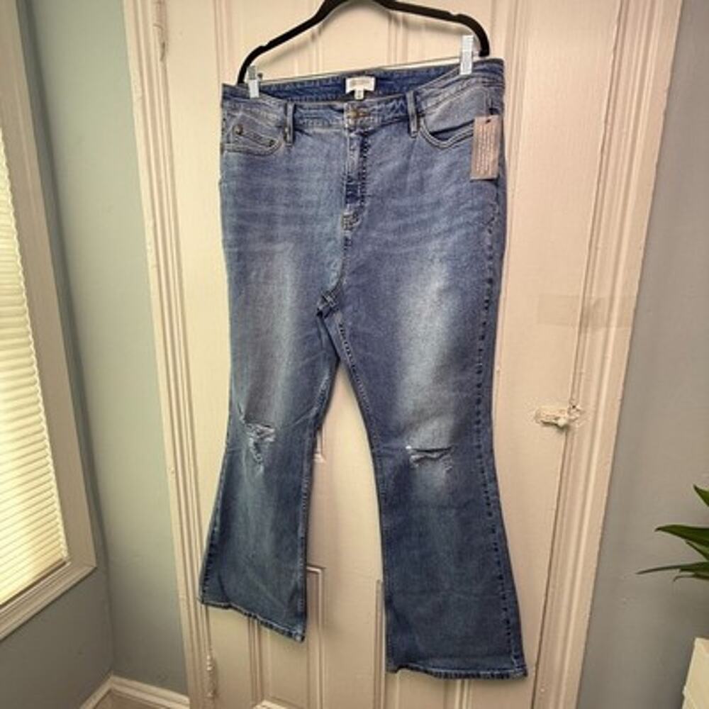 Candace Cameron Bure Flare Jeans Womens 18W Medium Wash Distressed Denim New NWT